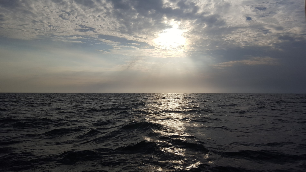 Image of the sea near sunset